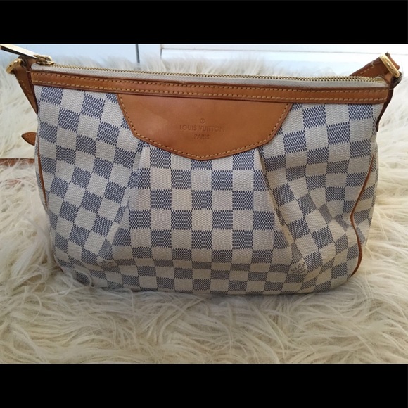 louis vuitton crossbody white and grey